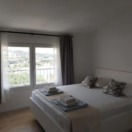 Apartment Galeb *